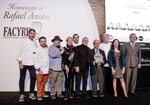 Gran homenaje del mundo de la gastronomía a Rafael Ansón