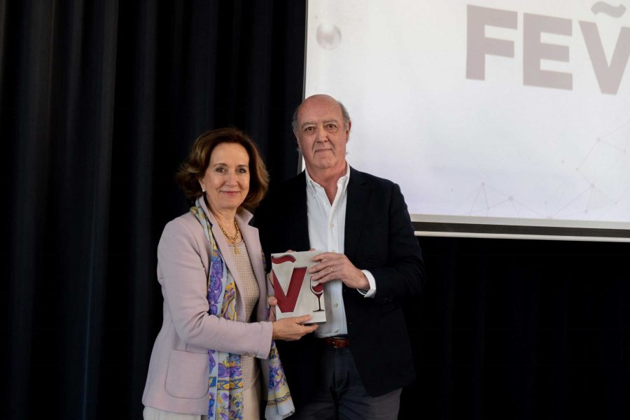 La Federación Española del Vino premia a la Academia